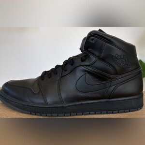 Men’s Air Jordan 1 High – Triple Black. Size 12.5